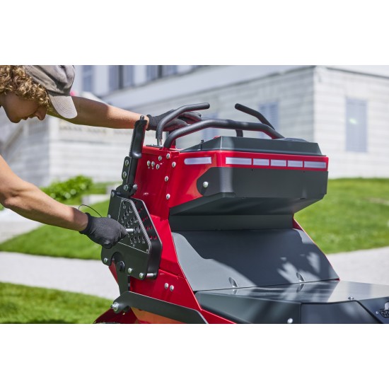 Cramer OPTIMUS™ ZTCS92R Stand-on Zero Turn.