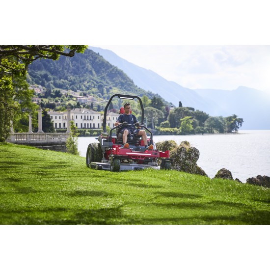 Cramer OPTIMUS™ ZTC182R Zero Turn Ride-on.
