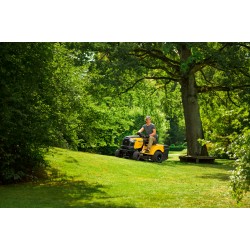 Cub Cadet LT1 NR92 - Collecting lawn tractor