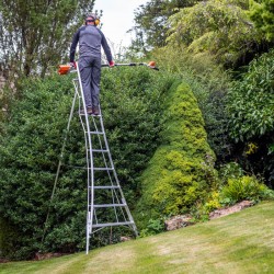 Henchman 10ft Professional Three Adjustable Leg Platform Tripod Ladder
