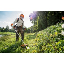 STIHL FS 94 C-E - Lightweight, professional petrol brushcutter (bike handle)