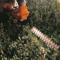 STIHL HS 45 24" - Lightweight petrol hedge trimmer