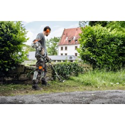 STIHL FH-KM 145º - Adjustable scrub cutter STIHL FH-KM 145º - Adjustable scrub cutter