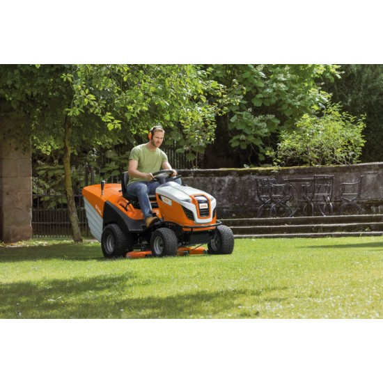 STIHL RT 6127 ZL - High performance ride-on with STIHL's widest cutting deck and twin-cylinder engine STIHL RT 6127 ZL - High performance ride-on with STIHL's widest cutting deck and twin-cylinder engine