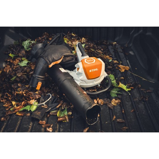 STIHL SHA 140 - Professional, cordless leaf vacuum (AP system). STIHL SHA 140 - Professional, cordless leaf vacuum (AP system).